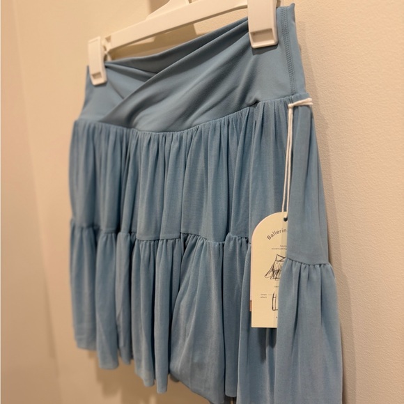 Ballerina Skort from Blogilates in Light Blue- Large NWT - Picture 6 of 10